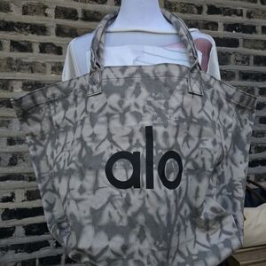 ALO Yoga Abstract Gray Tote Bag